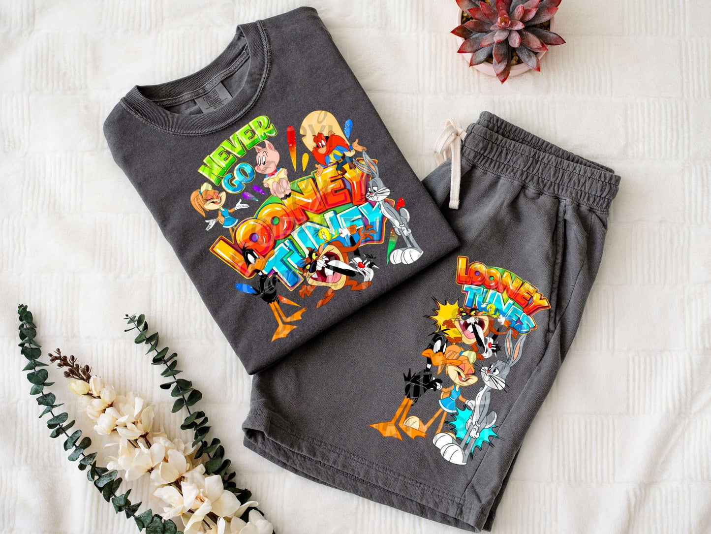 Looney PNG SINGLES WITH SLEEVE